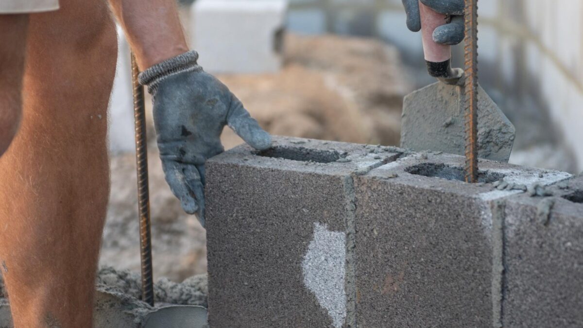 Curved block retaining wall repair style work on the Sunshine Coast